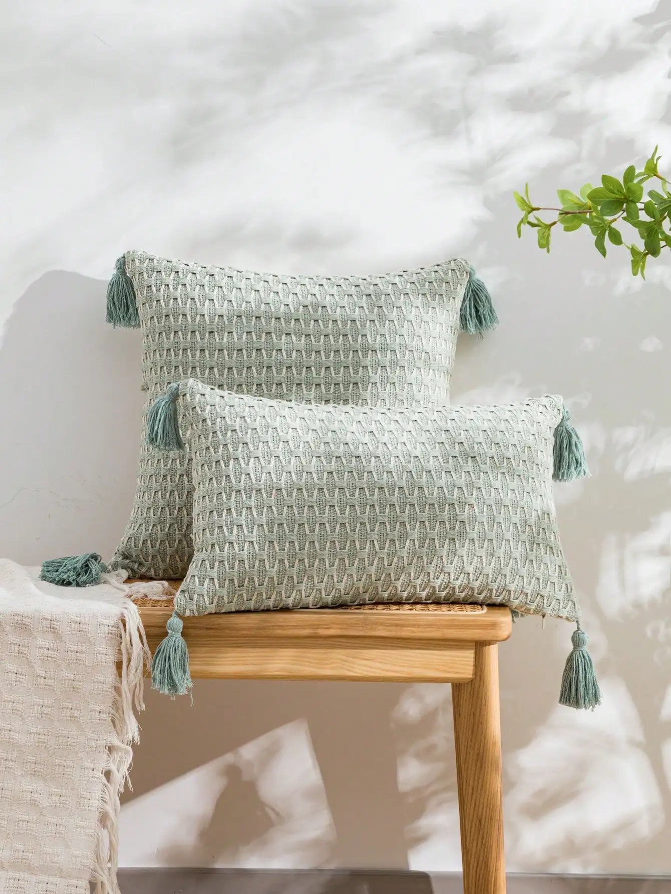 Braided plaid bohemian-style throw pillow and lumbar pillow covers for living rooms, bedrooms and cars.