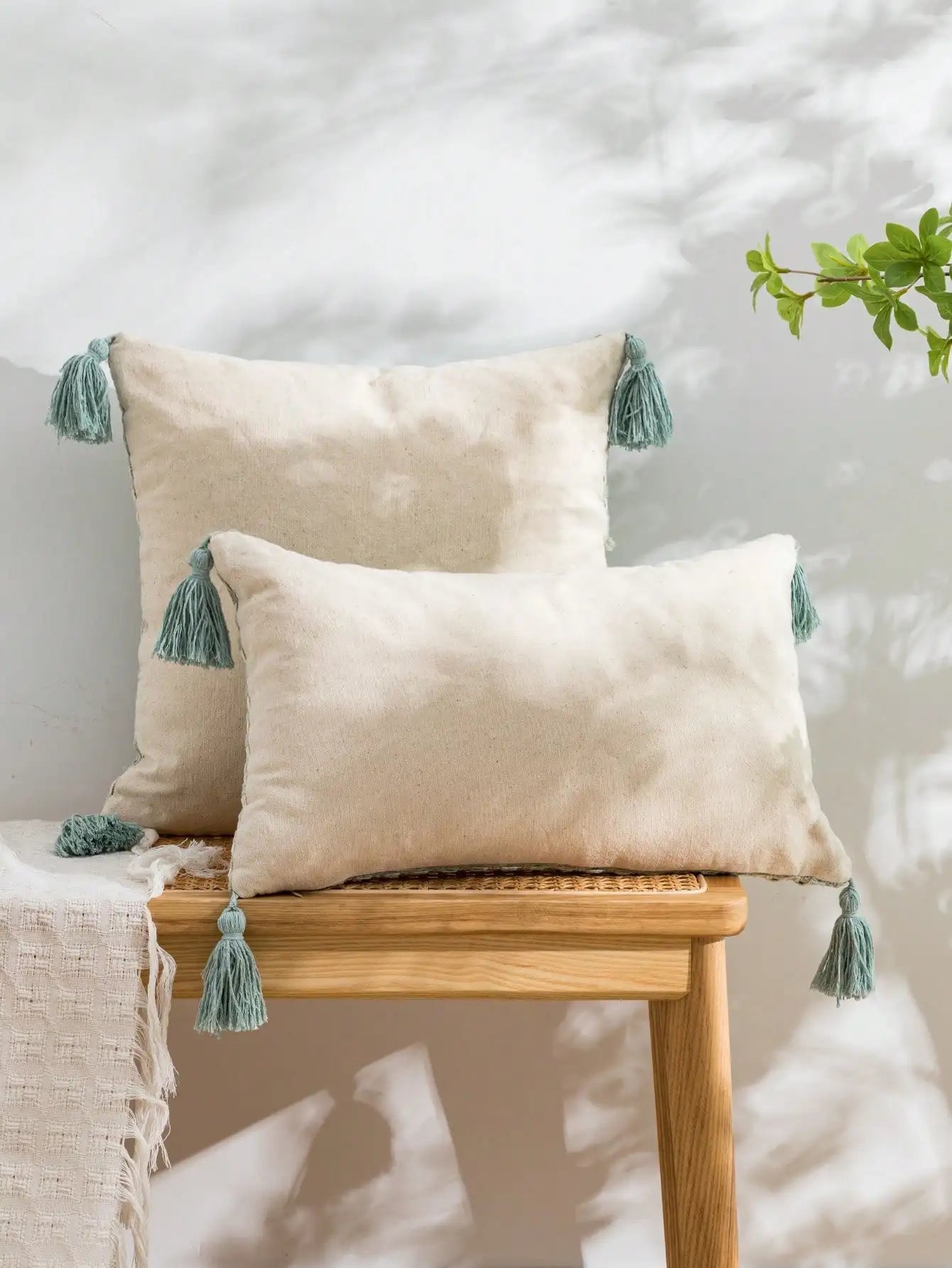 Braided plaid bohemian-style throw pillow and lumbar pillow covers for living rooms, bedrooms and cars.